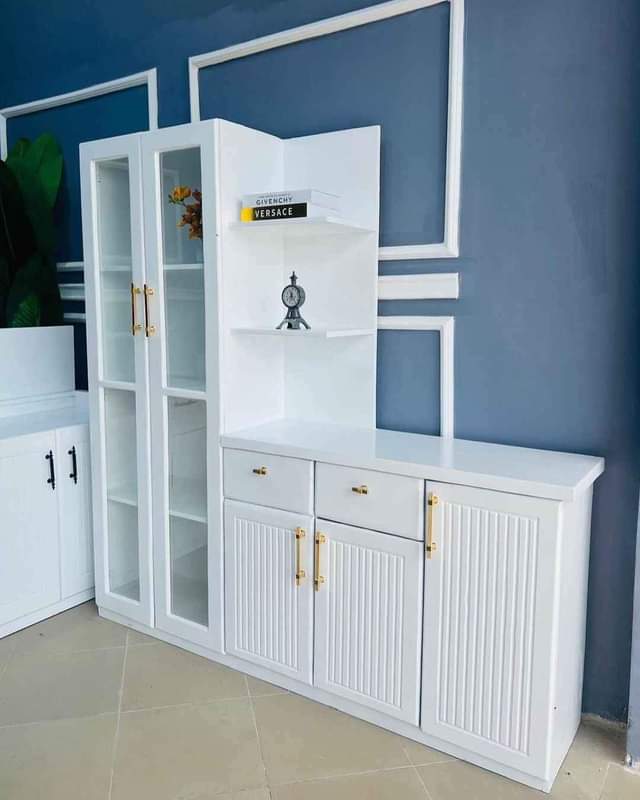 Buy &.