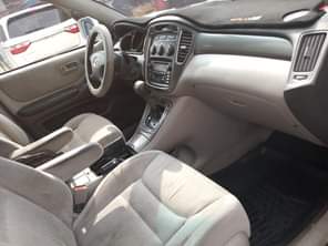 A picture of Toyota Highlander 04 v6 plug Less that 2years neatly used
