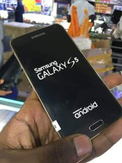 A picture of Samsung s5