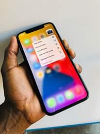 A picture of iPhone X 64Gb at 550k