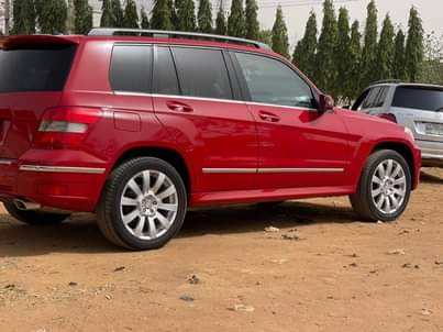 A picture of Foreign used Glk350 2010 11 full option double panoramic roof
