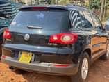 A picture of  0703846378 Black White at 40m each 2009 Vw Tiguan