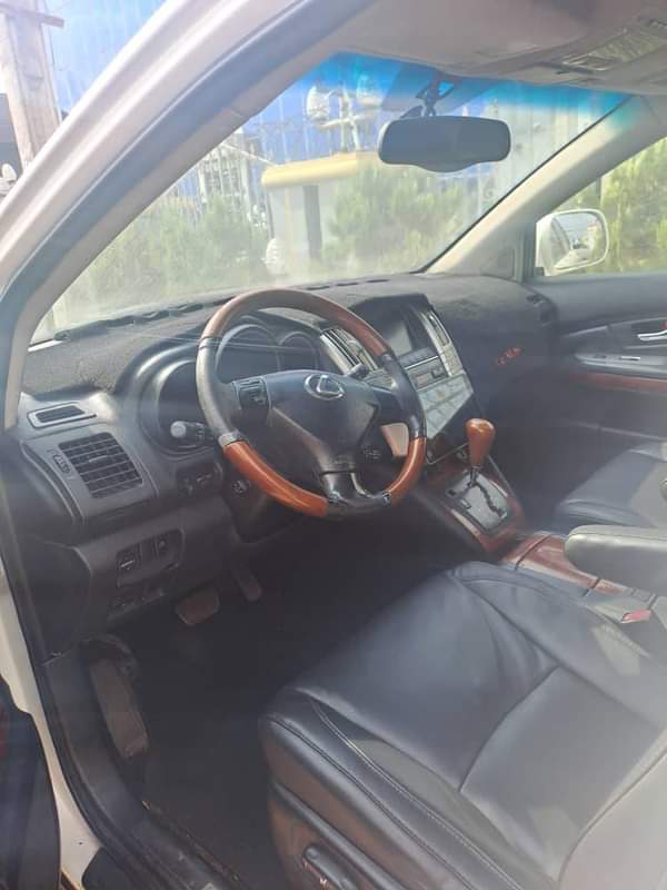 A picture of Lexus RX 330 in Enugu contact 09133355493 nothing to Fix