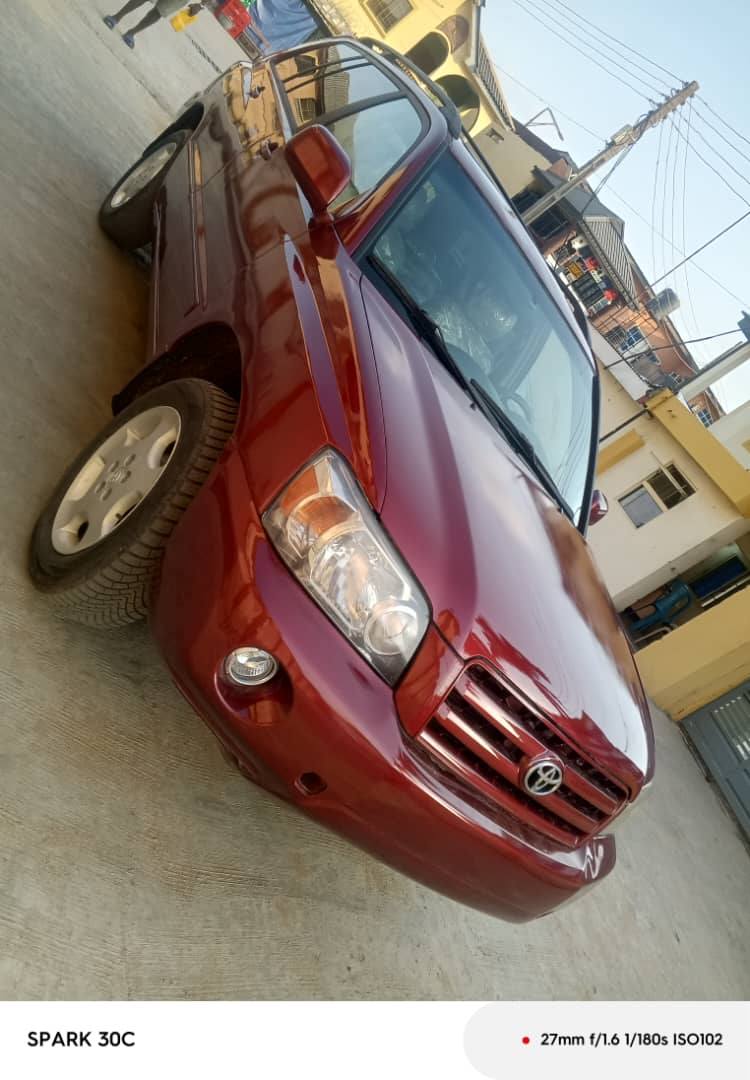 A picture of Toyota Highlander 2006 model registered