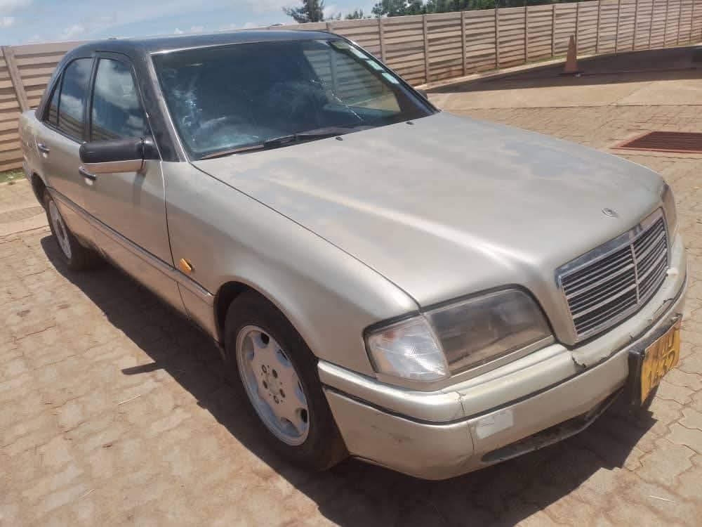 classifieds/cars mercedes