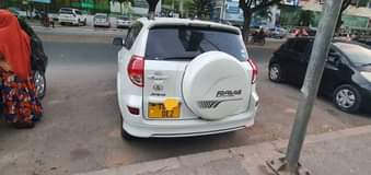 A picture of TOYOTA RAV4 YEAR 2008 CC2360 FULL AC PRICE TSHS 17ML