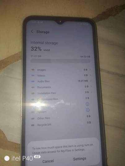 A picture of Samsung a14 original no crack no dot still new wish
