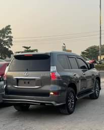 A picture of FOREIGN USE LEXUS GX460