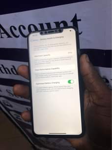 A picture of iPhone 11 Pro Max 64gb 09079917217