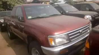A picture of Tokunbo vehicle Toyota pickup The vehicle price is 800 000