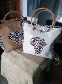 A picture of Africain bag 221771302418 whastapp