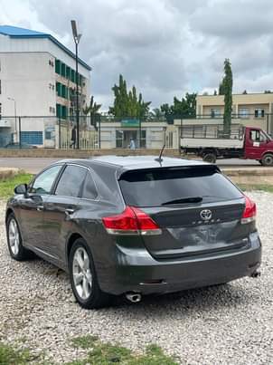 A picture of BELGIUM STANDARD TOYOTA VENZA 2010 MODEL KEYLESS PRICE 14M LOCATION