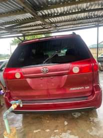 A picture of Clean Toyota sienna not register