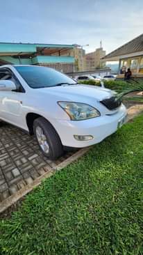 A picture of 2006 Toyota Kawundo Harrier 2 4