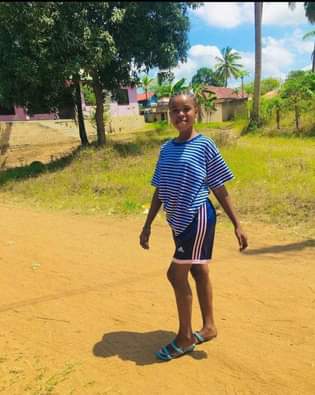 A picture of Anaetaka wadogo wadogo wa kulala nae leo njoo WhatsApp uchague