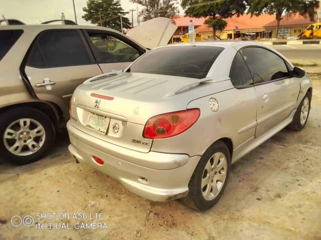 A picture of Registered 2005 Peugout 206cc Convertible First body paint Manual Bluetooth