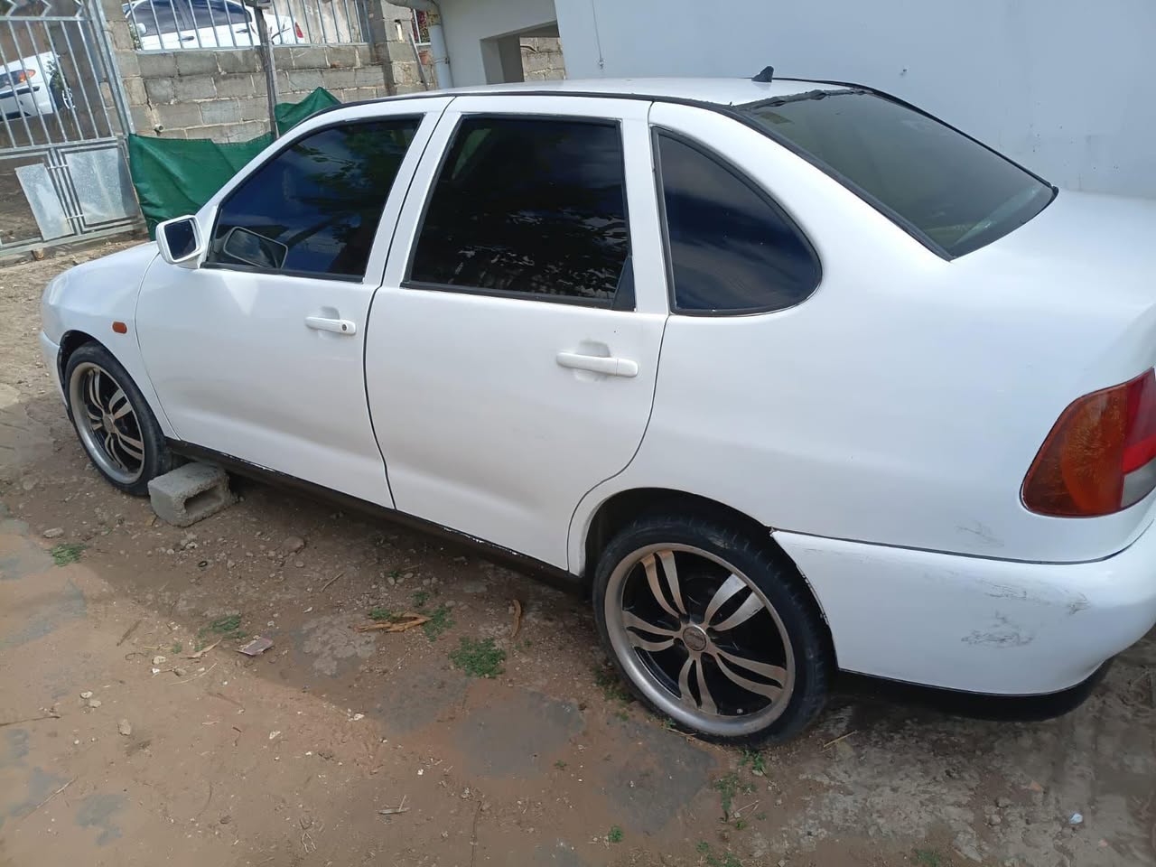 2000 cars