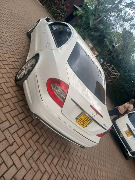 A picture of Benz E280 3 0cc petrol at 30m good as new