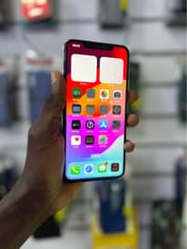 A picture of iPhone 11 Pro Max 256gb 1M no faceid WhatsApp or