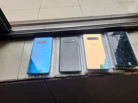 A picture of Samsung s10plus