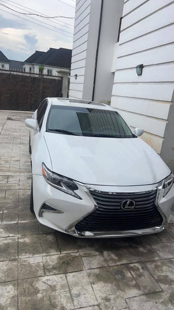 A picture of 2010 ES 350 LEXUS BELGIUM GRADE