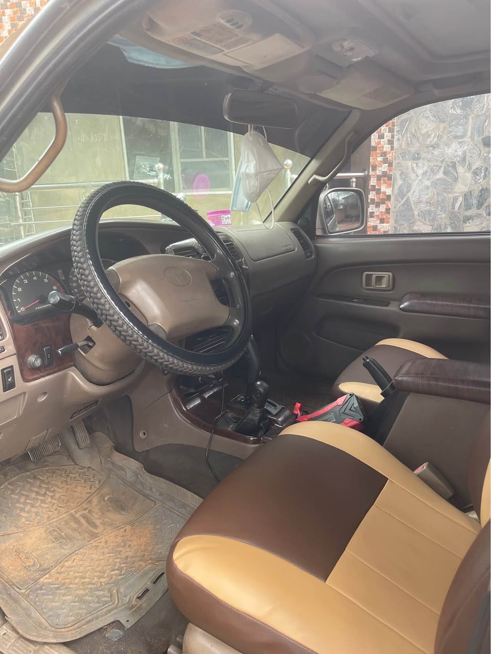 A picture of 2001 Toyota 4runner first body pan With good engine and
