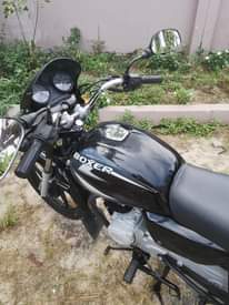 A picture of Boxer bm 125 Tsh 1 800 000