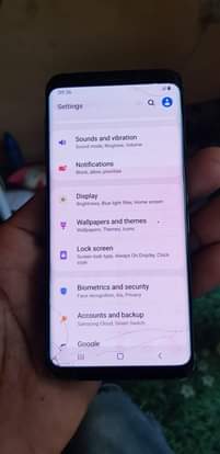 A picture of samsung galaxy s9 duos