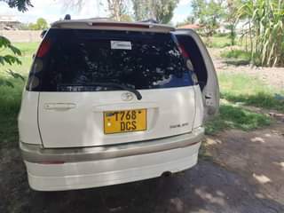 A picture of Toyota Raum old model