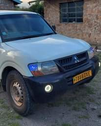 A picture of Pajero ya Kazi.. Bei ya kutupwa. Tajiri anaondoka nchini wahi