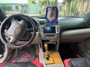A picture of Distress distress 2008 Toyota Camry with engine gear and ac