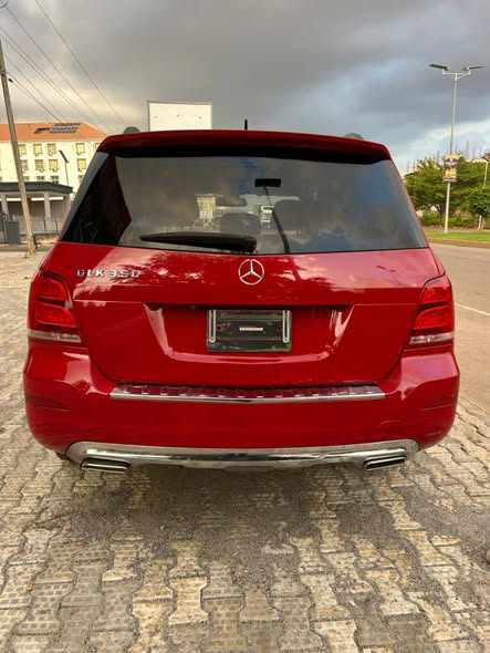 A picture of Mercedes Benz GLK350 2015