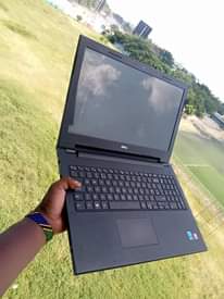 A picture of Dell laptop