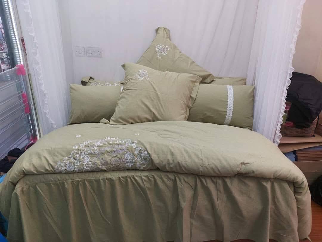 A picture of Duvet that fits on 8 by 8 duvet