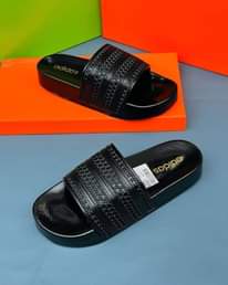 A picture of Sendo Adidas org Tsh . 24000