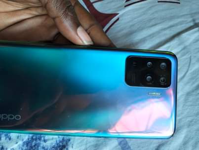 A picture of Oppo reno 5f