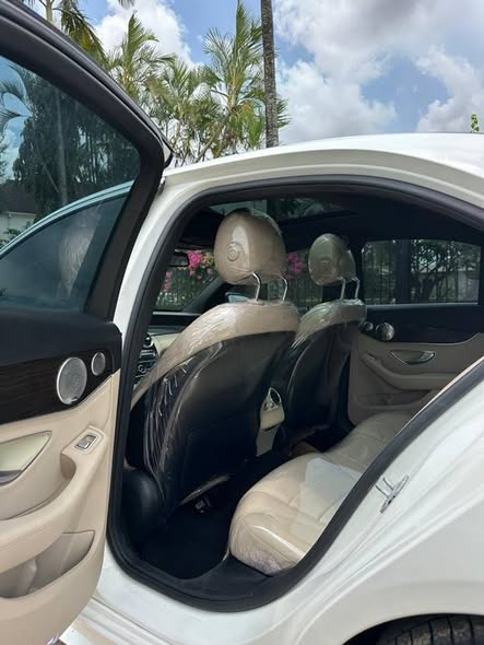 A picture of Belgium standard C400 in prefect condition buy and drive with