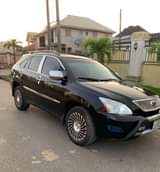 A picture of Lexus rx330 up for sale