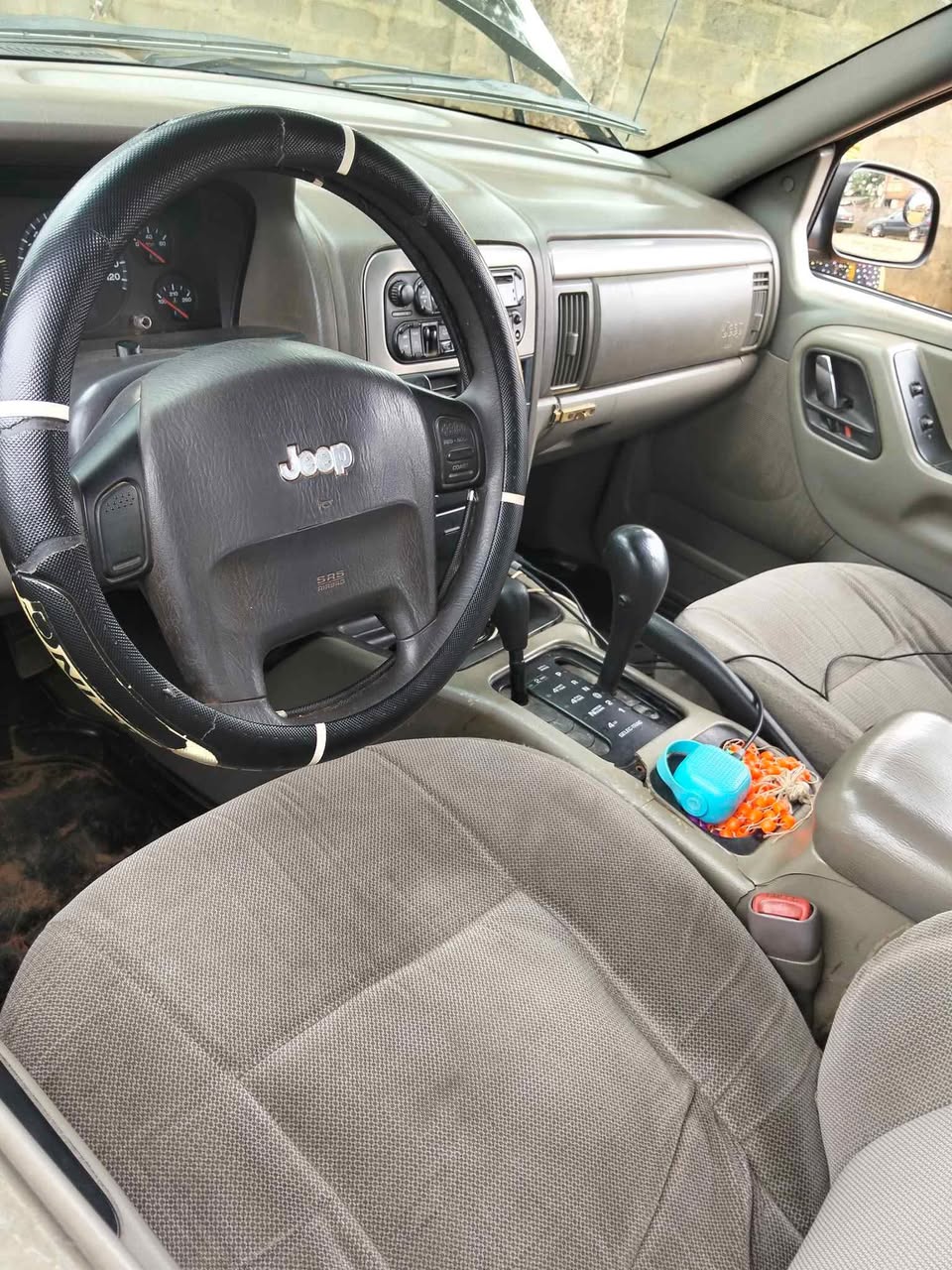 A picture of JEEP CHEROKEE