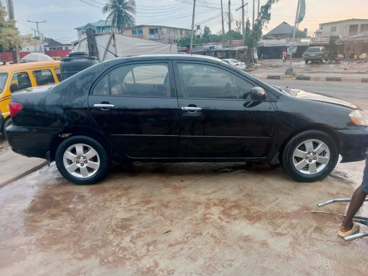 A picture of Toyota Corolla 2004