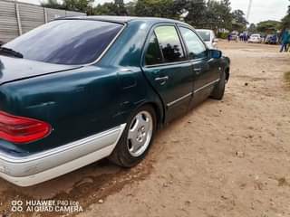 classifieds/cars mercedes