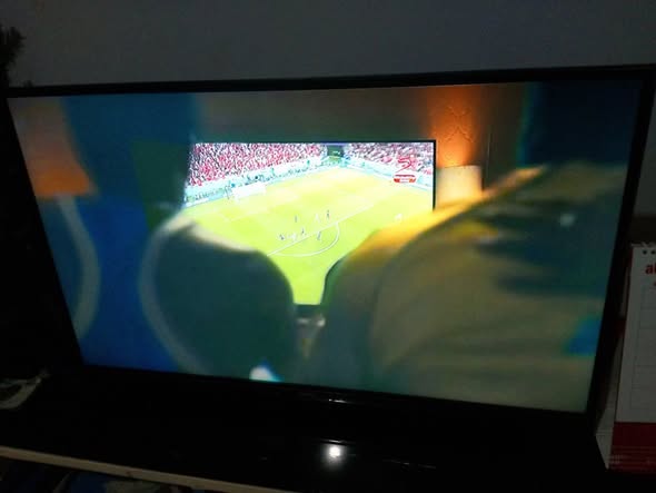 A picture of CHIQ 32 INCH TV