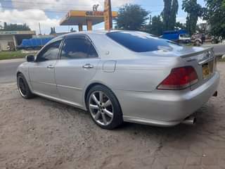 A picture of TOYOTA CROWN ATHLET GARI KALI SNAA FULL AC HAINA KIPENGELE