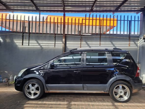 nissan livina
