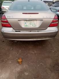 A picture of 07 E350 BENZ