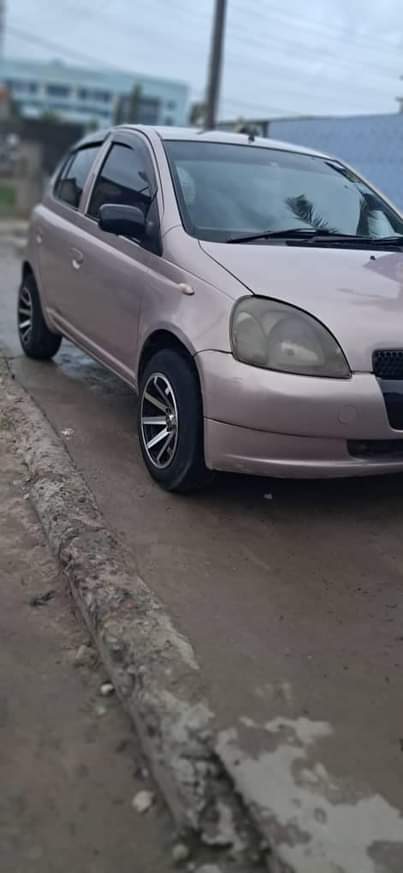A picture of TOYOTA VITZ