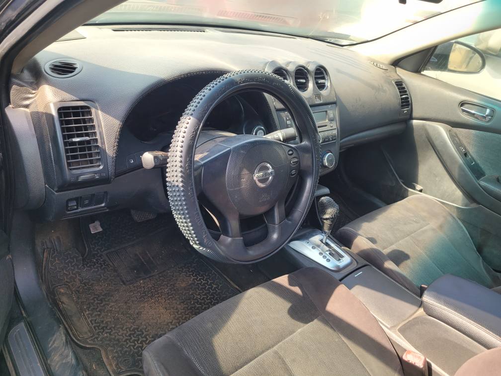 A picture of 2011 Nissan in perfect condition 070 8788 510 2