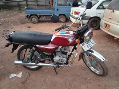 A picture of BAJAJ FOR SALE 1.9M Call. Or. Whatsapp 0772995758. 0772995758 0756911039.