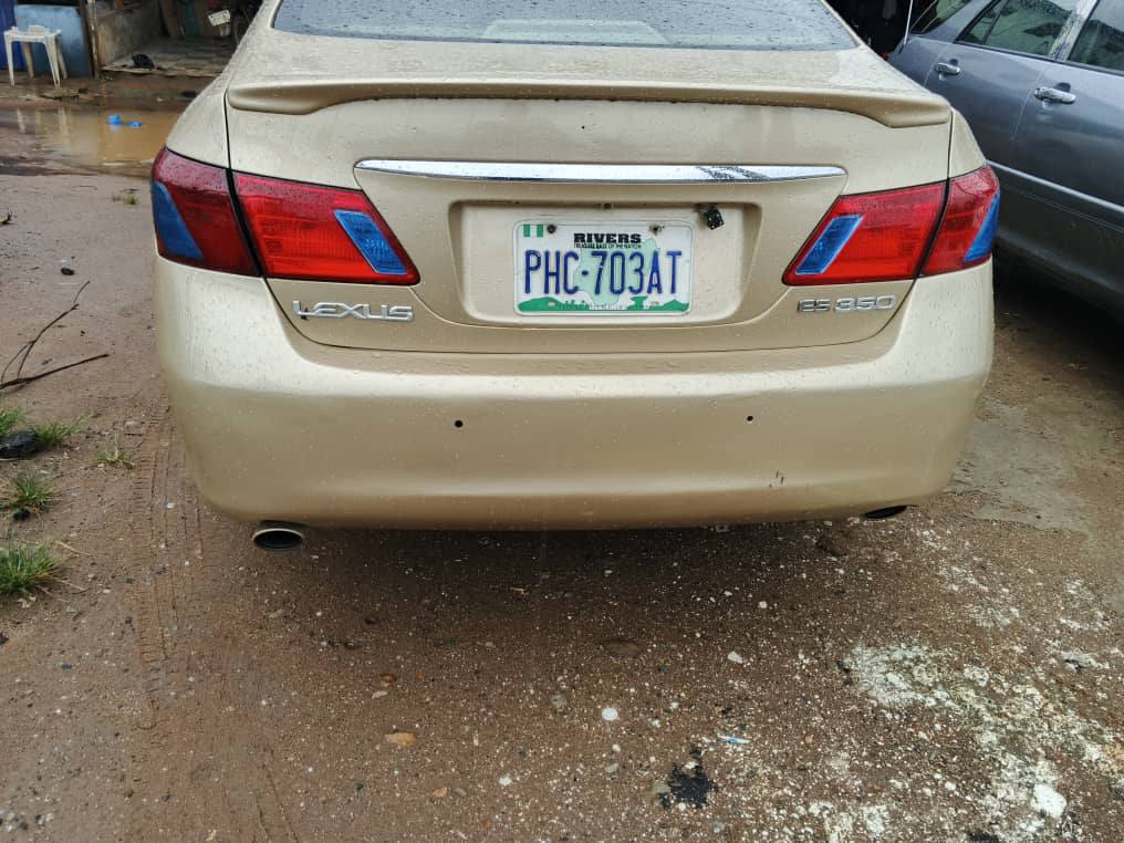 A picture of LEXUS ES 350 08