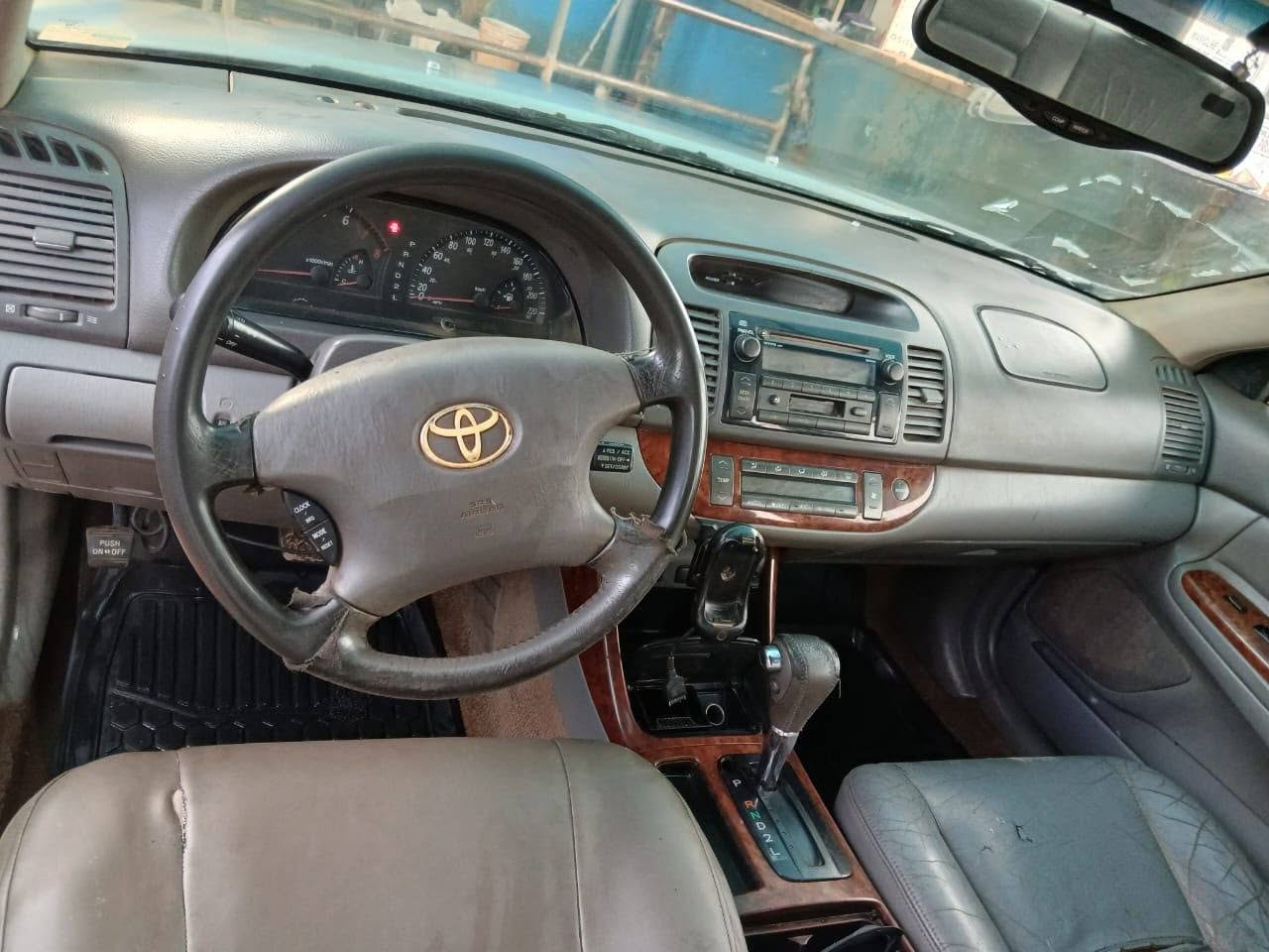 A picture of 2004 Toyota Camry